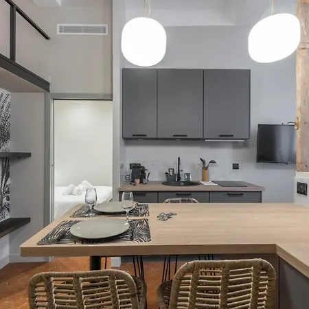 Charming 2 Bdr Old Town Апартаменты Ницца