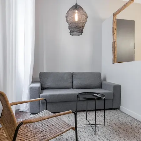 Charming 2 Bdr Old Town * 尼斯