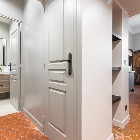 Charming 2 Bdr Old Town * ניס