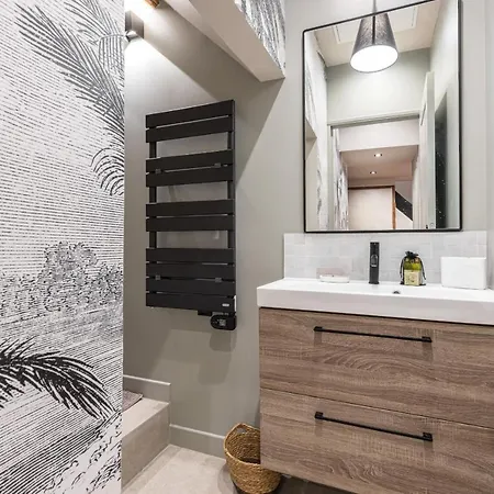 דירה Charming 2 Bdr Old Town ניס