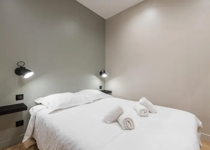 Charming 2 Bdr Old Town * 尼斯