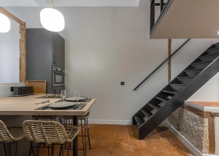 Charming 2 Bdr Old Town Apartamento *
