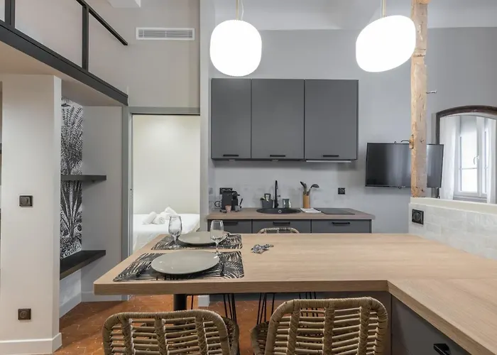 Charming 2 Bdr Old Town Апартаменты Ницца